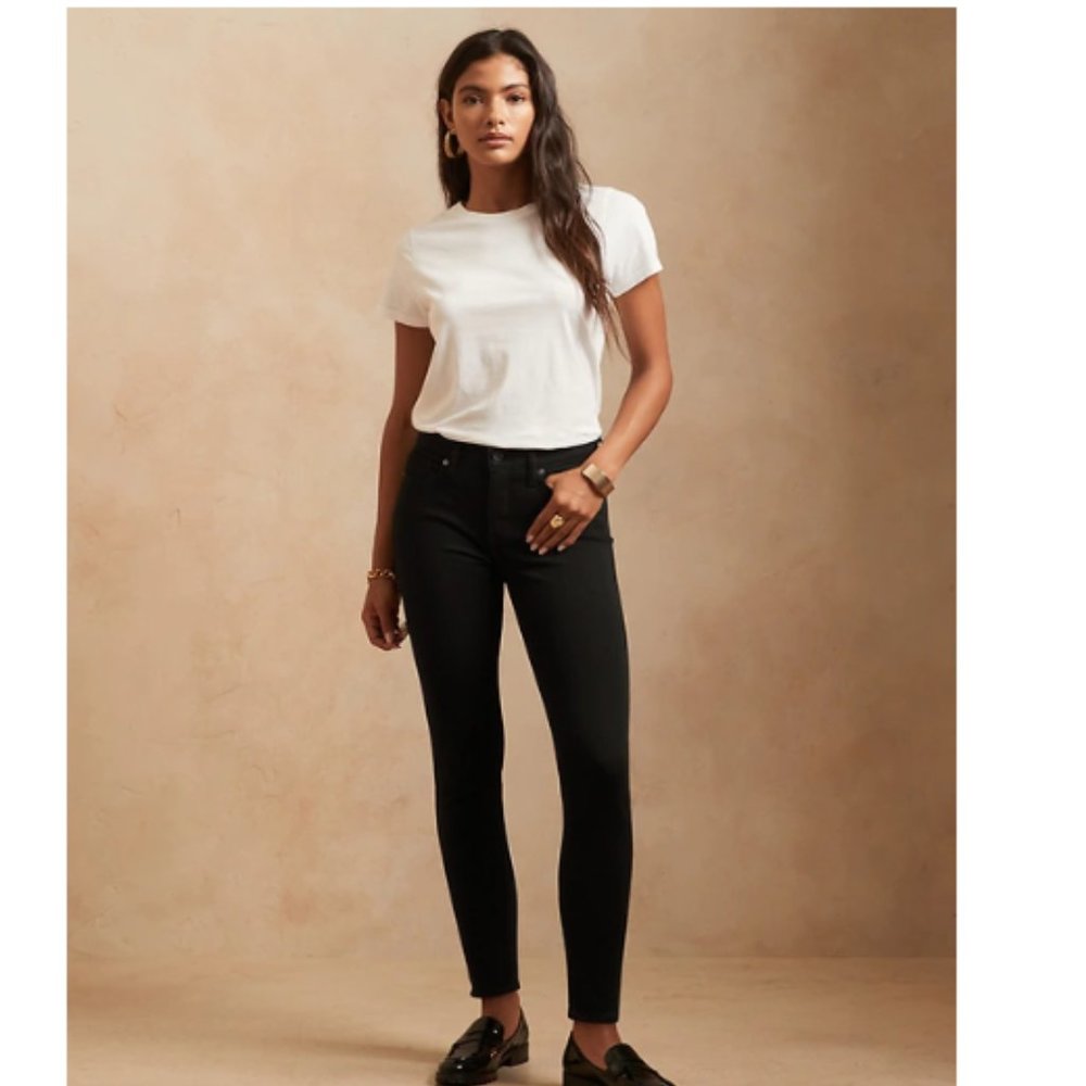 NWT Banana Republic Mid Rise Fade Resist Skinny Ankle Jean 25S 0S Black F36